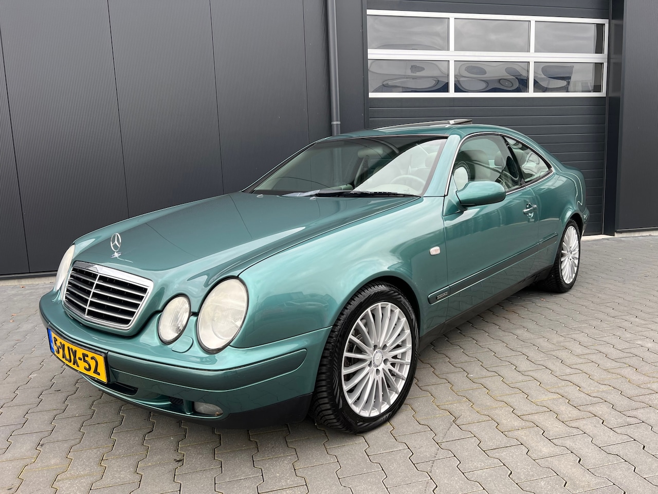 Mercedes-Benz CLK-klasse Coupé - 320 Elegance 146.000 KM !! - AutoWereld.nl