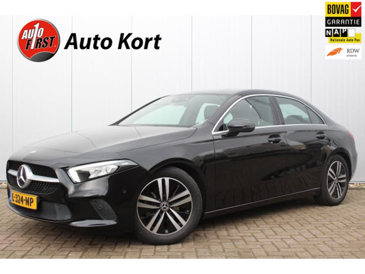 Mercedes-Benz A-klasse - 180 Business Solution Luxury | Stoelverwarming | Keyless | Achteruitrijcamera - AutoWereld.nl