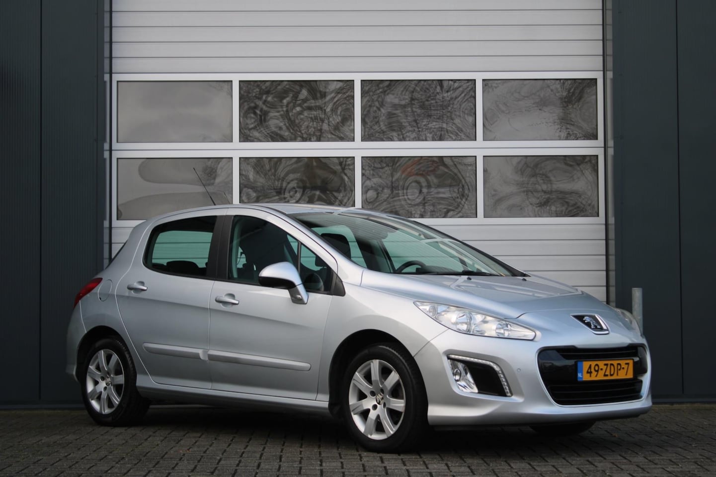 Peugeot 308 - 1.6 VTi Active 5-Deurs Clima/Cruise/Navi/Bluetooth/PDCv+a//LED/RadioCD.USB/Elek.Ramen/C.V. - AutoWereld.nl
