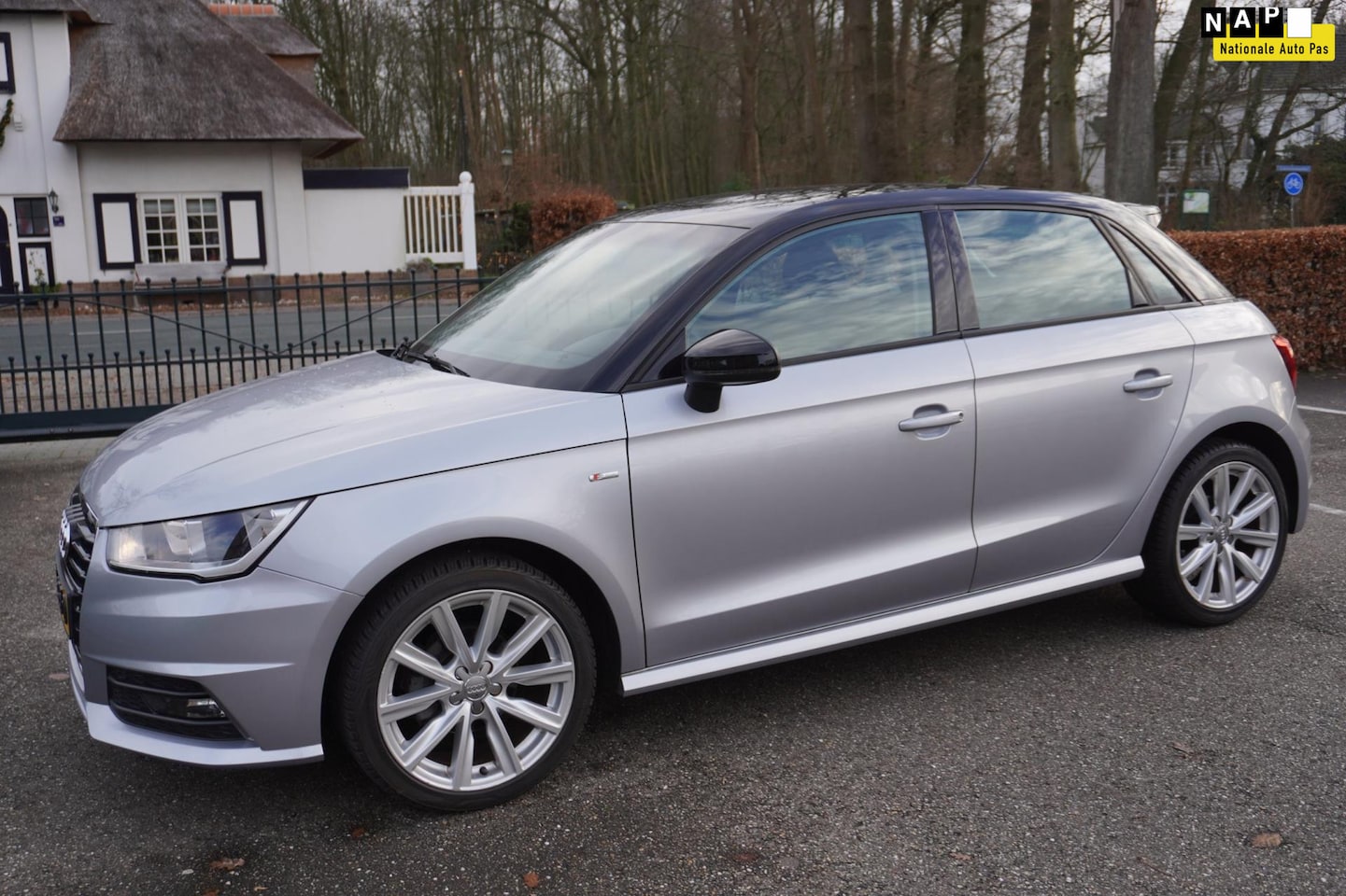 Audi A1 Sportback - 1.0 TFSI 5 Drs S-Line Navi 17 Lm - AutoWereld.nl