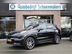 Lynk & Co 01 - 1.5 261PK MY23 ZWARTE-HEMEL ROLHOES MY23 360-CAMERA PANO/SCHUIF INFINITY DAB NAVI CARPLAY
