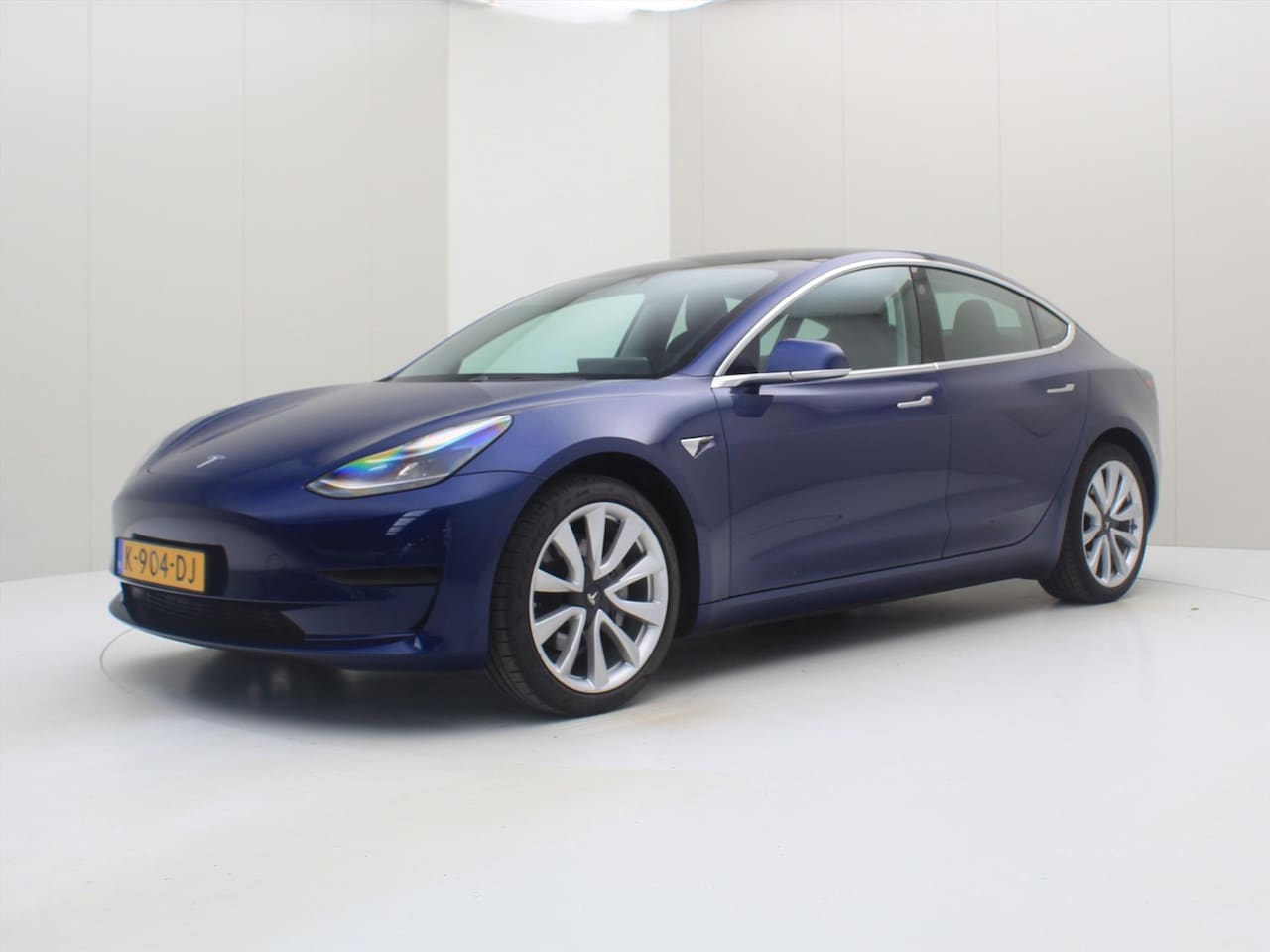 Tesla Model 3 - Standard RWD Plus 100% SoH [ LFP ACCU+AUTOPILOT+19 INCH+PREMIUM AUDIO ] - AutoWereld.nl