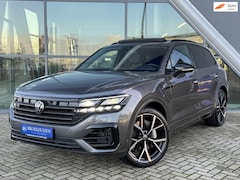 Volkswagen Touareg - 3.0 TSi 4MOTION R 463pk Luchtvering / Trekhaak / Head Up Display