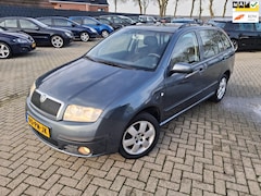 Skoda Fabia Combi - 1.4-16V Elegance 2004. Airco/Cruise/CV etc.. Slechts 121000 km. APK 05-2026