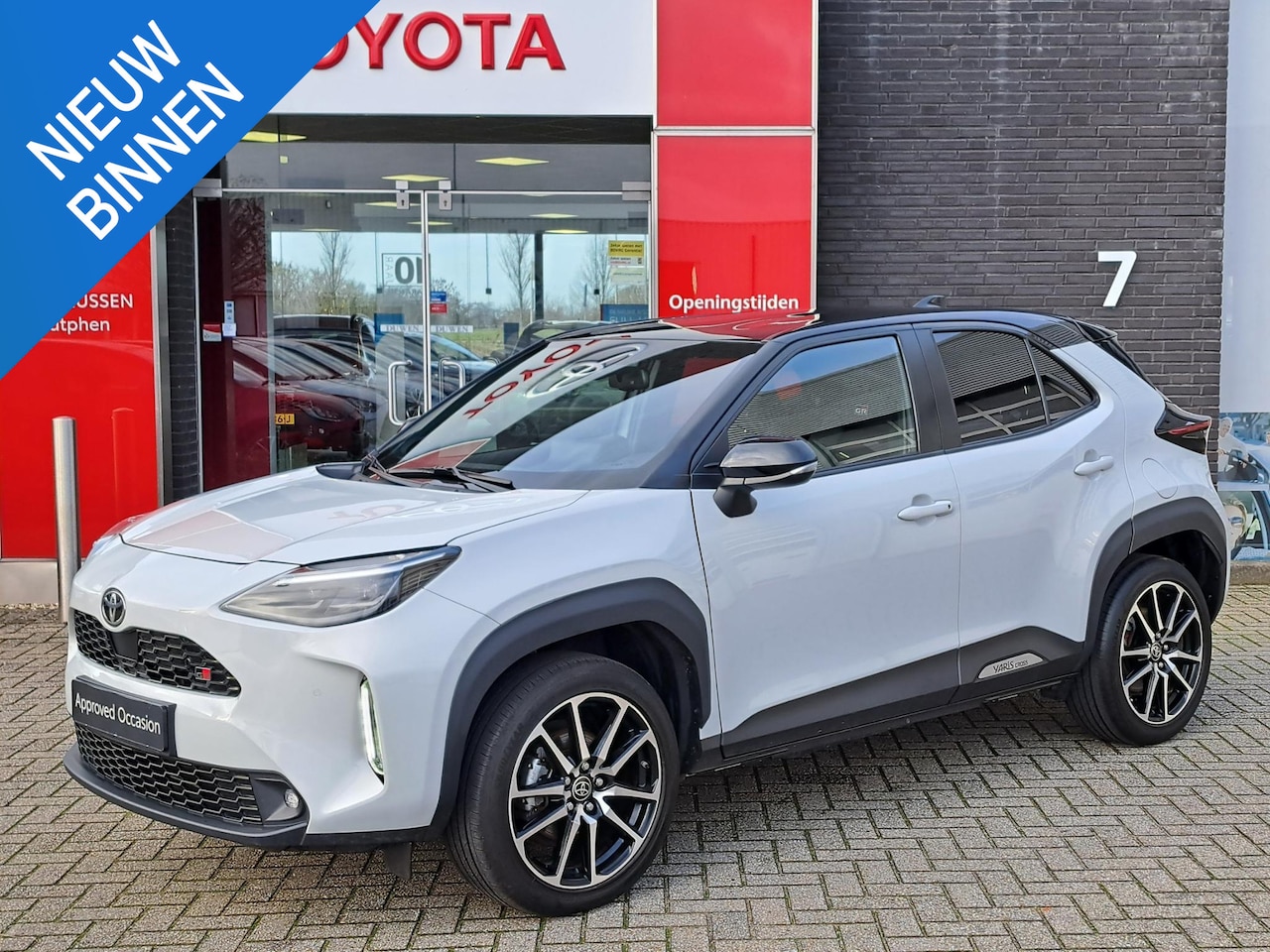 Toyota Yaris Cross - 1.5 Hybrid GR Sport STOELVERWARMING ELEKTRISCH BEDIENBARE ACHTERKLEP JBL AUDIO - AutoWereld.nl