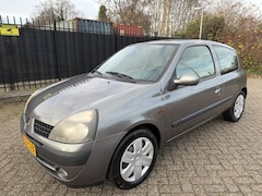Renault Clio - 1.6-16V Autom/Tiptr Privilège Clima/Cruise
