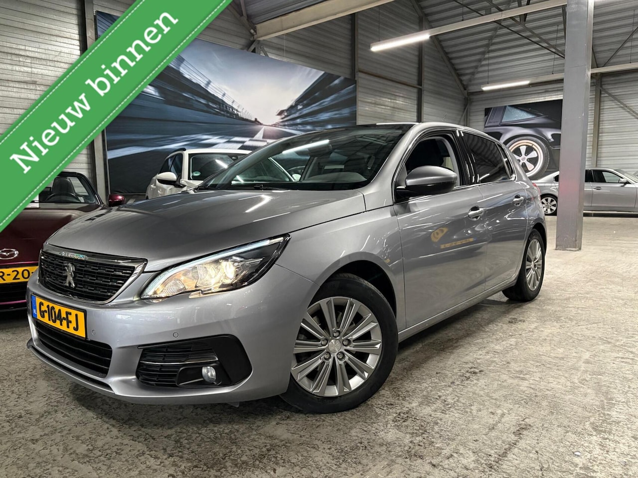 Peugeot 308 - 1.2 PT Blue Lease Premium 131pk | Pano | Trekhaak - AutoWereld.nl