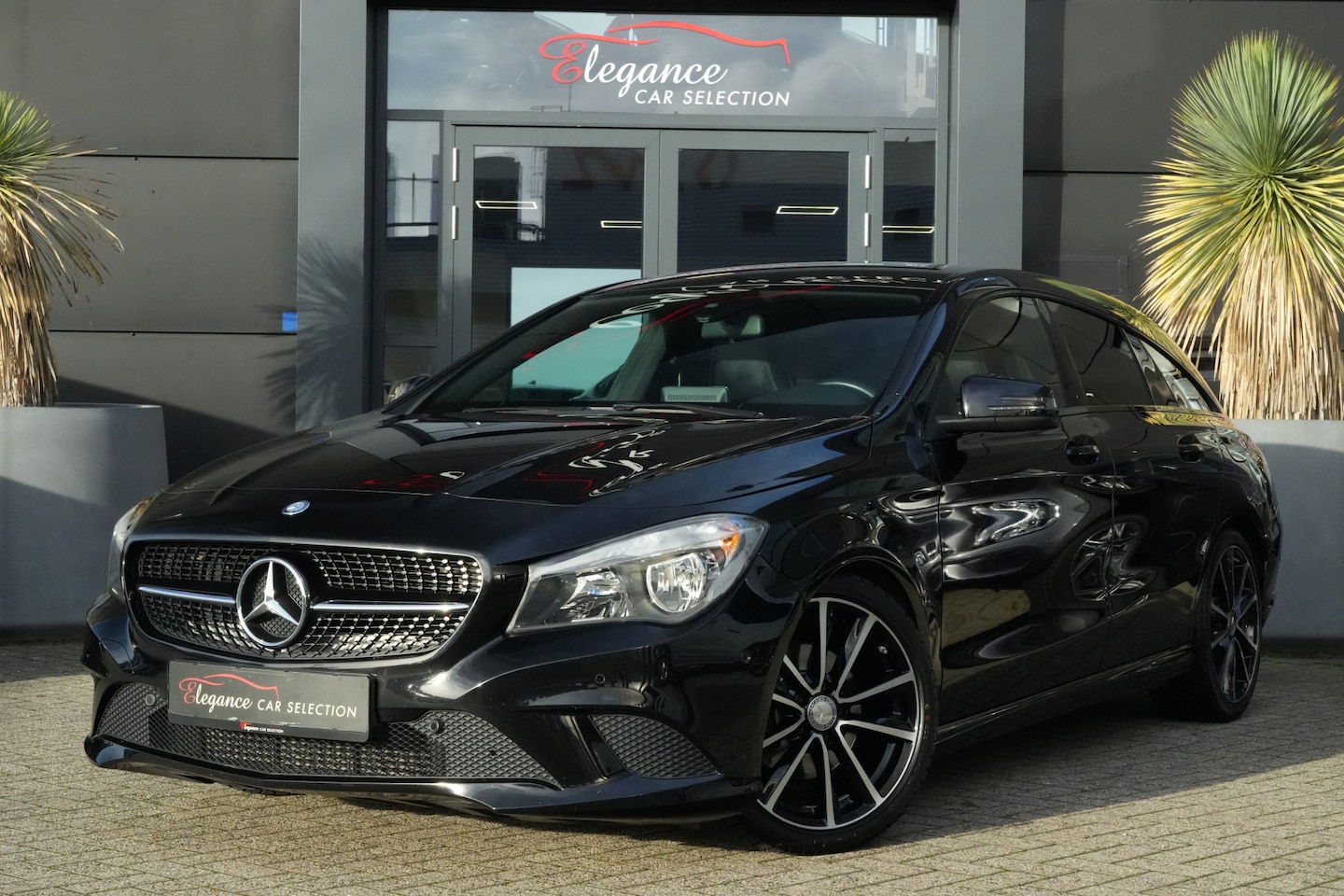 Mercedes-Benz CLA-klasse Shooting Brake - 180 Prestige 123pk Navigatie/Stoelverwarming/Camera - AutoWereld.nl
