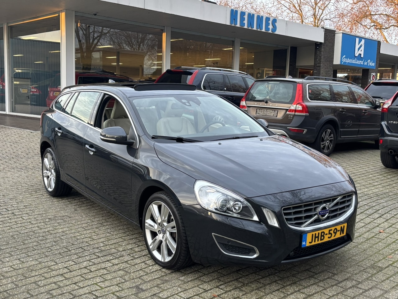 Volvo V60 - 3.0 T6 AWD Summum Schuidak keyless Premium sound - AutoWereld.nl