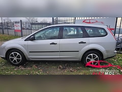 Ford Focus Wagon - 1.6-16V Champion