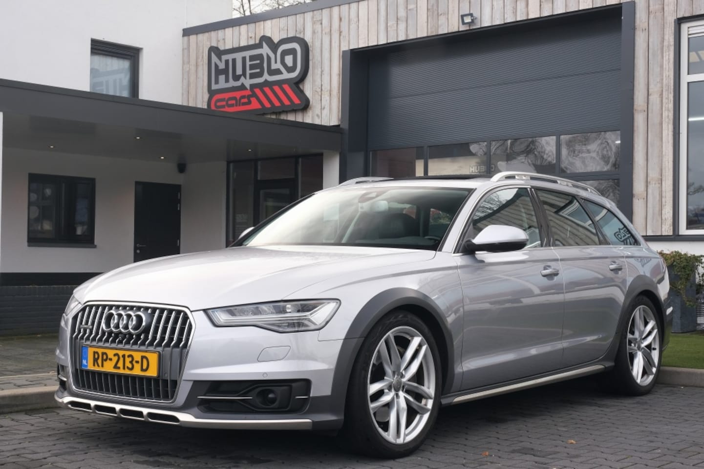 Audi A6 allroad quattro - 3.0 TDI BiT Quattro, Pano, HUD, Trekhaak, Leder, Bose - AutoWereld.nl