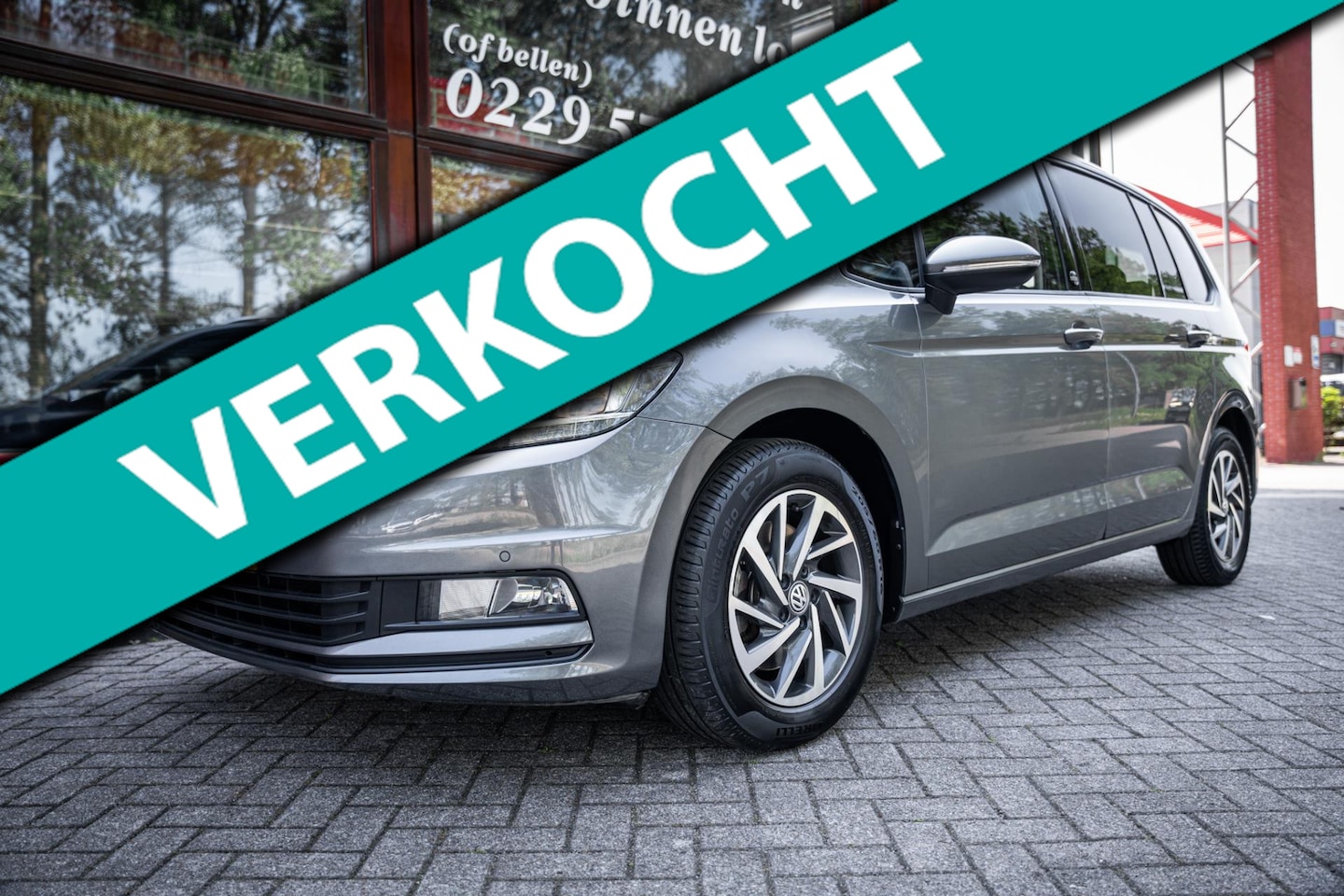 Volkswagen Touran - 1.2 TSI Sound|7 persoons | Navigatie | Parkeer Camera | Cruise control | Car-Play | - AutoWereld.nl