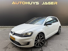 Volkswagen Golf - 1.4 TSI GTE ACC Panorama Carplay Automaat