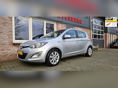 Hyundai i20 - 1.2i i-Deal Trekhaak Airco NAP Nette Auto 5-Deurs Lichtmetalen Velgen