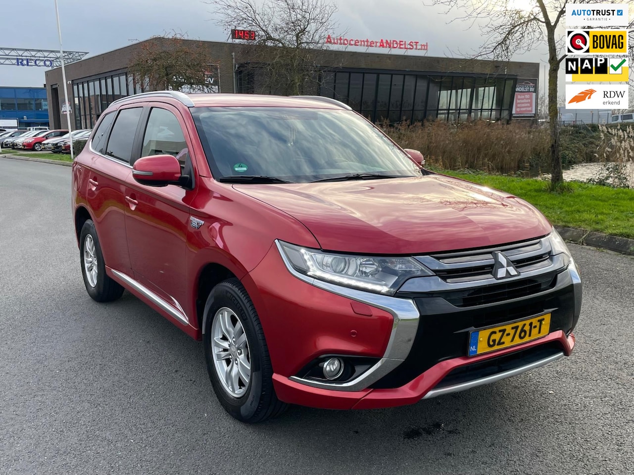 Mitsubishi Outlander - 2.0 PHEV Business Edition 2.0 PHEV Business Edition, Aut, Cam, Navi, Pdc, Leder/Alcantara, Geen import, Nap, Dealer - AutoWereld.nl