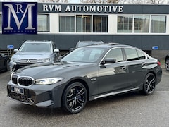 BMW 3-serie - 330e High Executive VAN: €45.900, - VOOR: €41.877, - UW EINDEJAARSVOORDEEL: €4.023| M SPOR