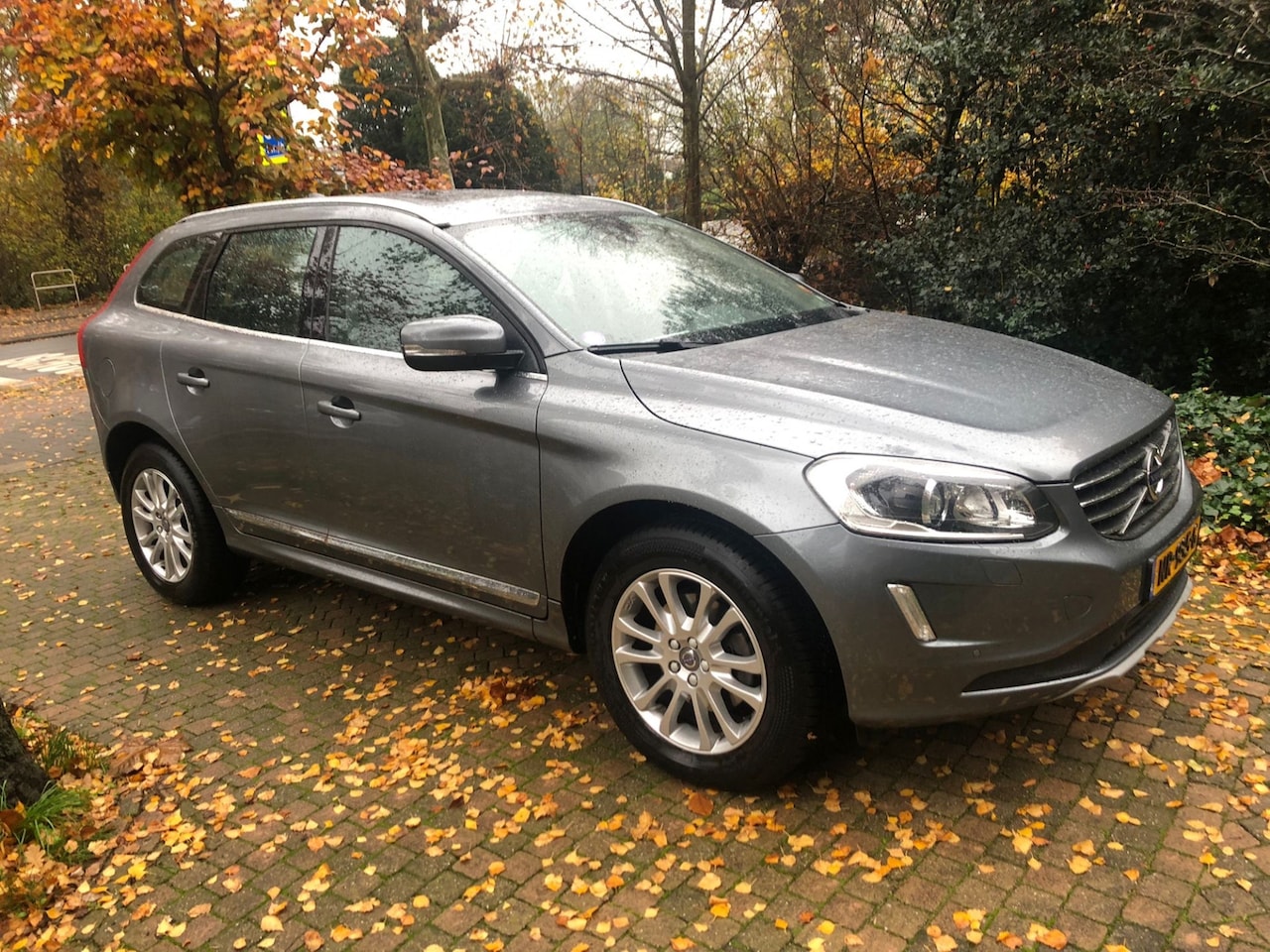 Volvo XC60 - 2.0 T5 POLAR+ AWD | PANORAMA | XENON | TREKHAAK | NL-AUTO | DEALER O-H!! - AutoWereld.nl