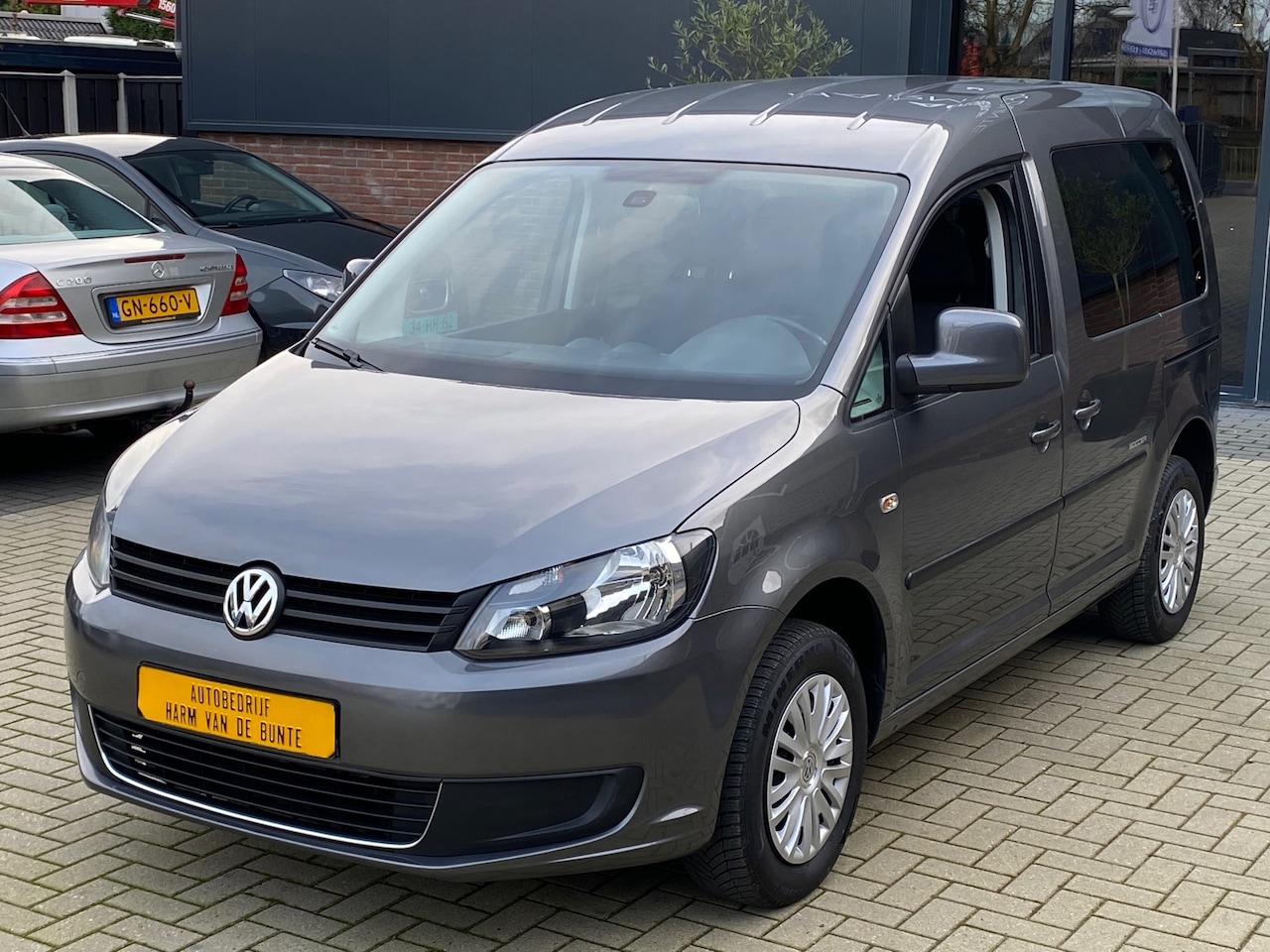 Volkswagen Caddy - Combi 1.2 TSI life soccer NIEUWSTAAT PDC AIRCO ELEKTR PAKKET - AutoWereld.nl