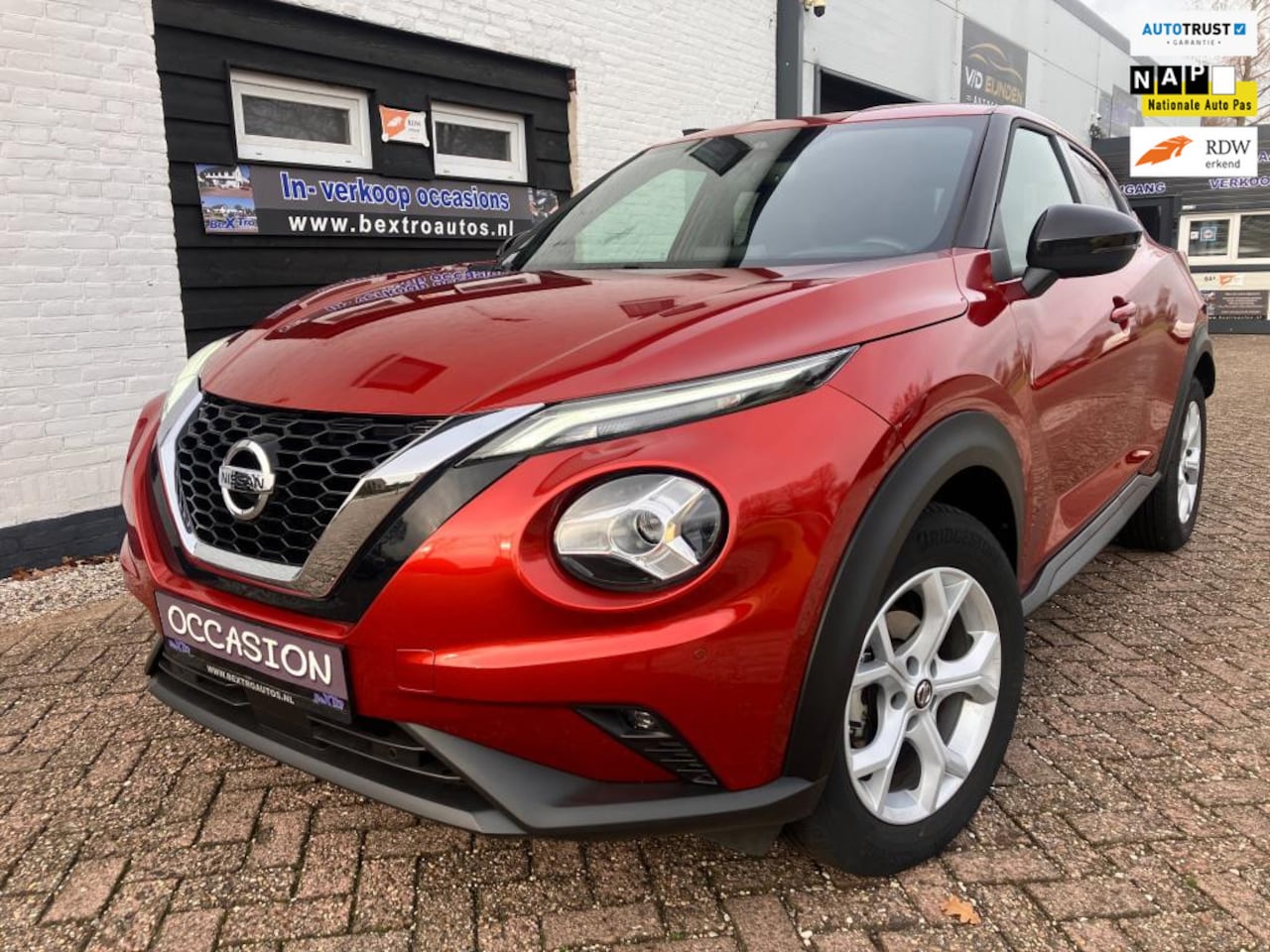 Nissan Juke - AUTOMAAT 1.0 DIG-T N-Connecta UNIEK -- 2917 KM -- 1e EIG vele extra's NL AUTO UNIEK MET 29 - AutoWereld.nl