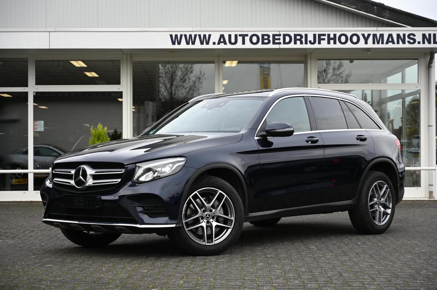 Mercedes-Benz GLC-klasse - 250 4MATIC AMG Panoramadak Trekhaak Distronic+ - AutoWereld.nl