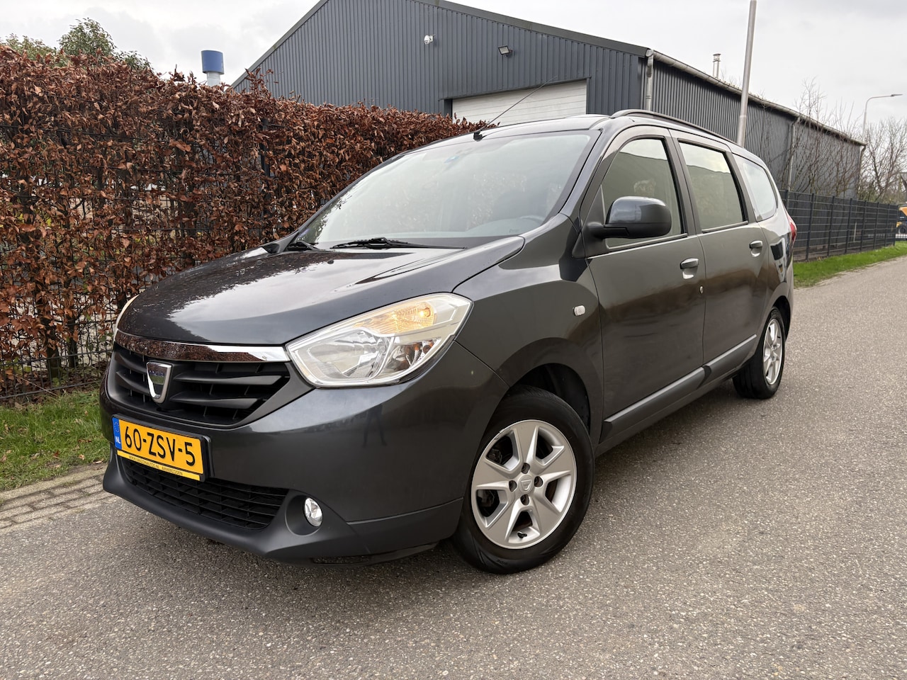Dacia Lodgy - 1.2 TCe Prestige 5p. / NAVI / AIRCO / 99dkm! NAP! - AutoWereld.nl