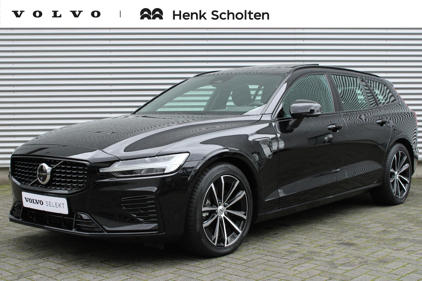 Volvo V60 - T6 Plug-in hybrid AWD Plus Dark | | Verwarmbare Voorstoelen (met geheugen), Stuurwiel en A - AutoWereld.nl