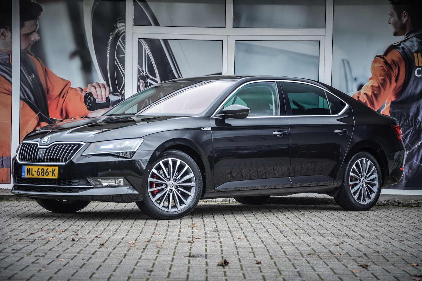Skoda Superb - 1.4 TSI 110kW/150pk DSG Style Business - AutoWereld.nl