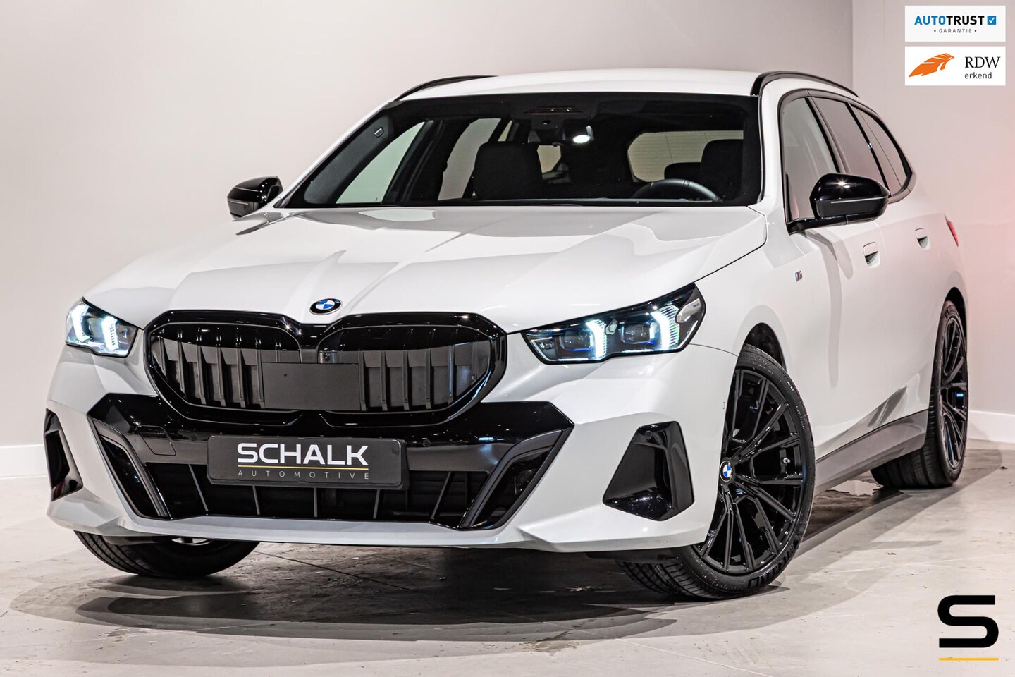 BMW 5-serie Touring - 520i|M-sport|Fisc€70.000|H&K|E-trekhaak| - AutoWereld.nl