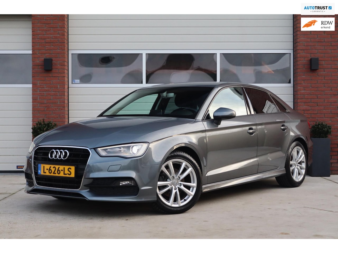 Audi A3 Limousine - 1.4 TFSI S-Line Ambiente Pro Line Plus - Climate control - Sportstuur - PDC - AutoWereld.nl