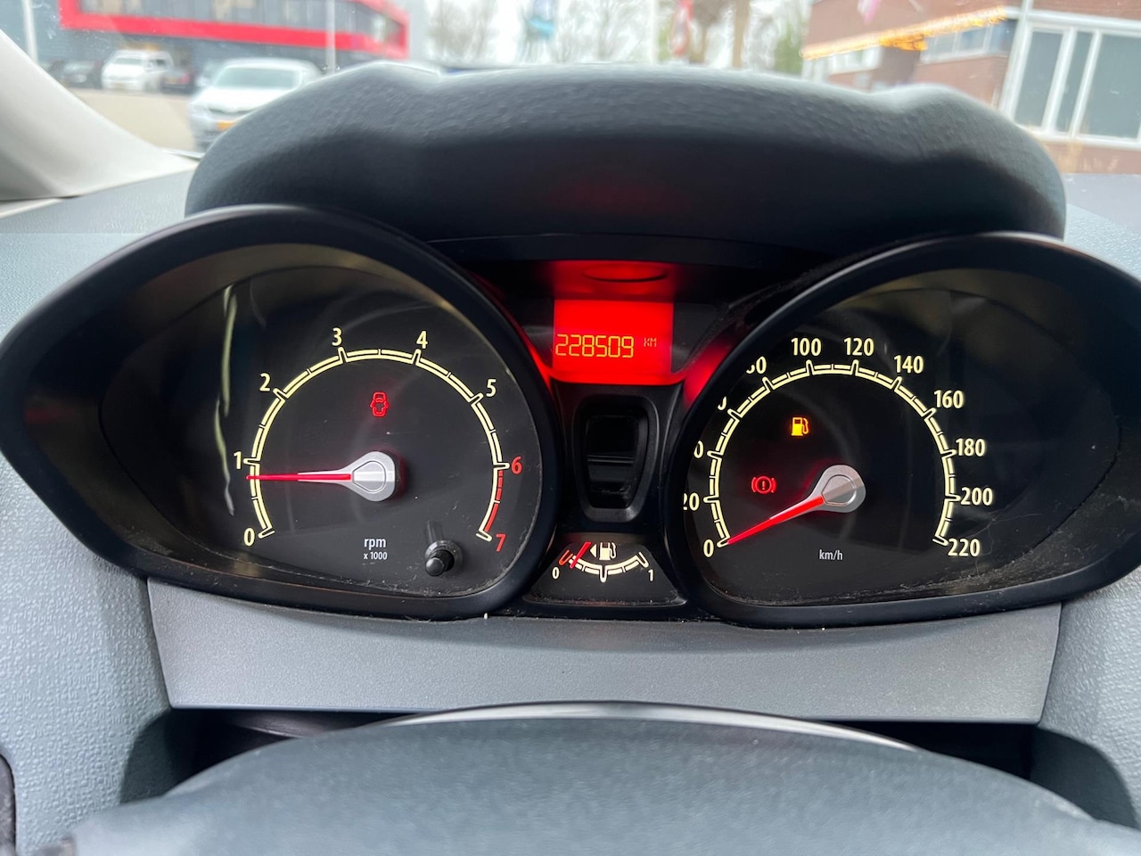 Ford Fiesta - 1.25 Trend tijd schakelt goed - AutoWereld.nl