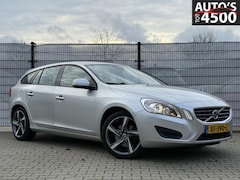 Volvo V60 - 1.6 T4 Momentum Automaat Trekhaak
