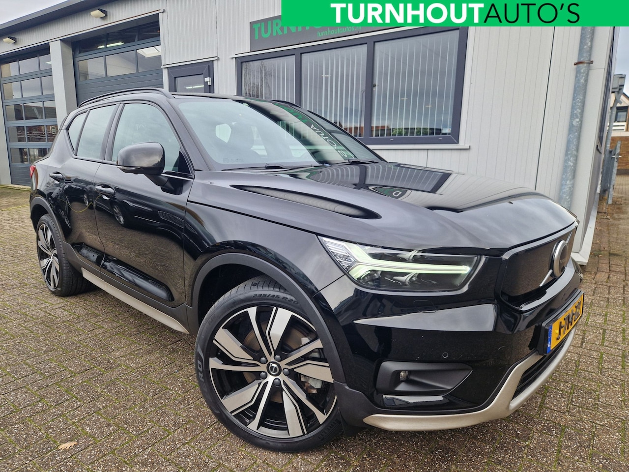 Volvo XC40 - Recharge P8 AWD R-Design Pano | Harman Kardon | 20" - AutoWereld.nl