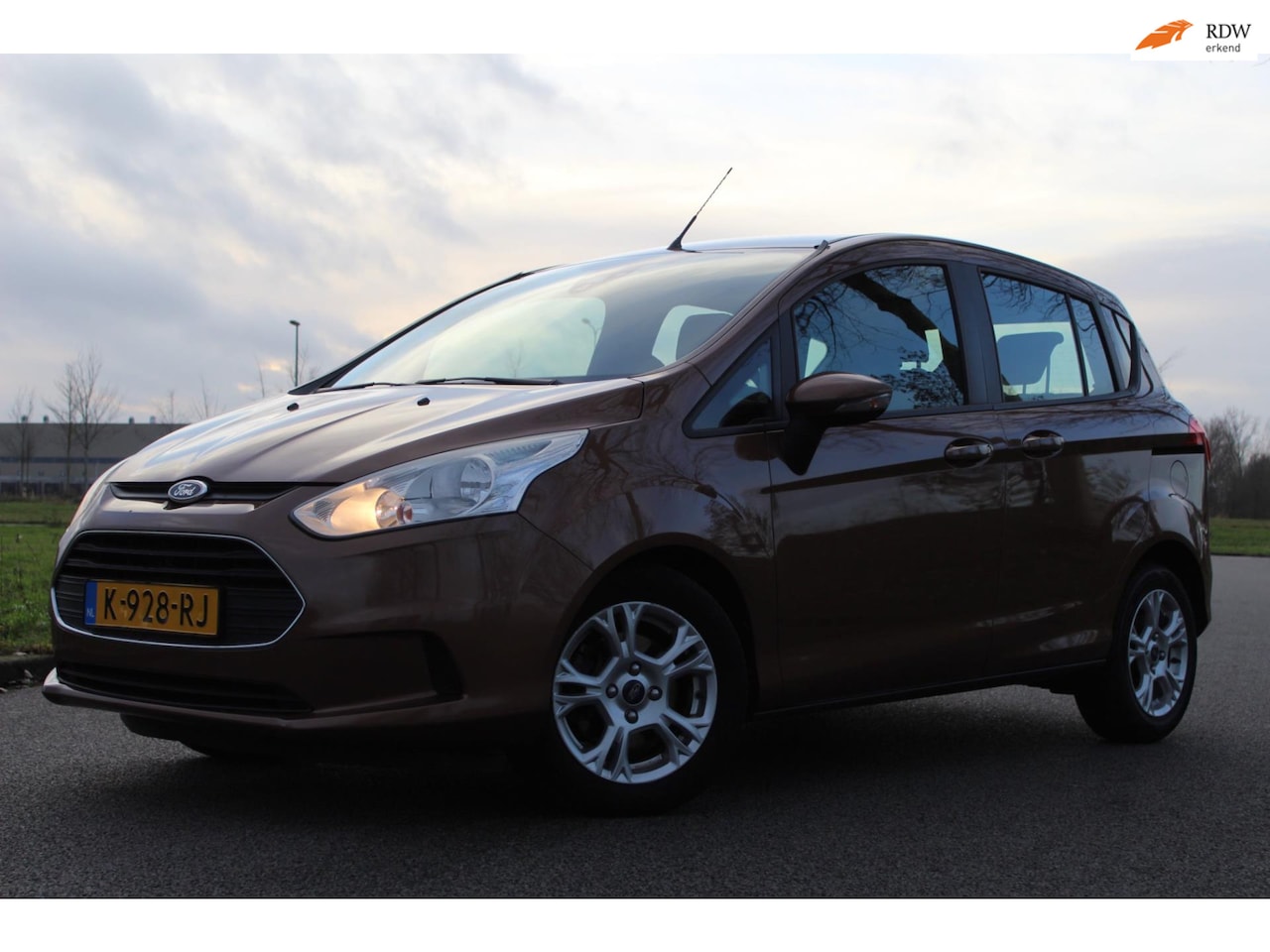 Ford B-Max - 1.0 EcoBoost Titanium 125 pk | AIRCO | LICHTMETALEN VELGEN | CRUISE CONTROLE - AutoWereld.nl