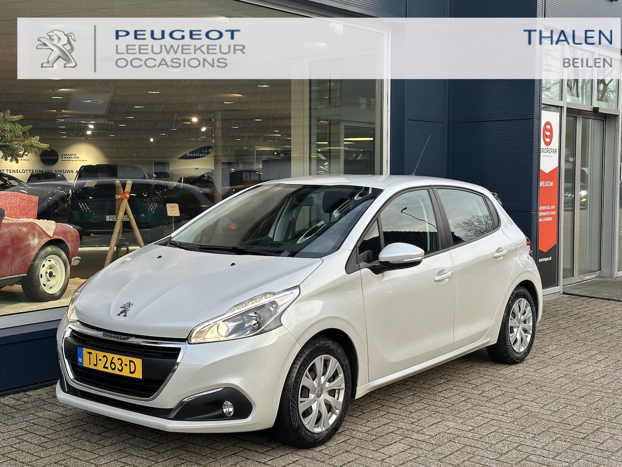 Peugeot 208 - 1.2 Blue Lion 82 PK | Complete Uitvoering | Navigatie | Airco | Cruise Control | LED Dagri - AutoWereld.nl