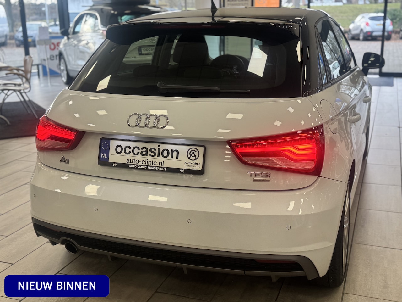 Audi A1 Sportback - S-LINE | NAVI | CRUISE | 3p- ACHTERBANK | - AutoWereld.nl