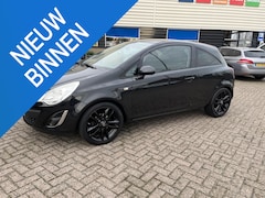 Opel Corsa - 1.4-16V Sportieve uitvoering, weinig km's aantoonbaar goed onderhouden
