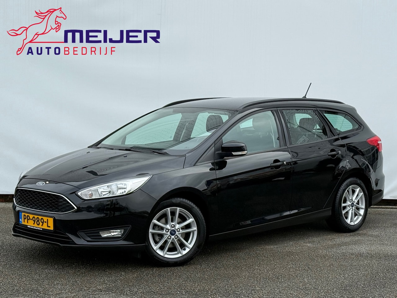 Ford Focus Wagon - 1.0 Lease Edition Sportvelgen | Cruise | Navigatie | Airco | Parkeersensoren | Trekhaak !! - AutoWereld.nl