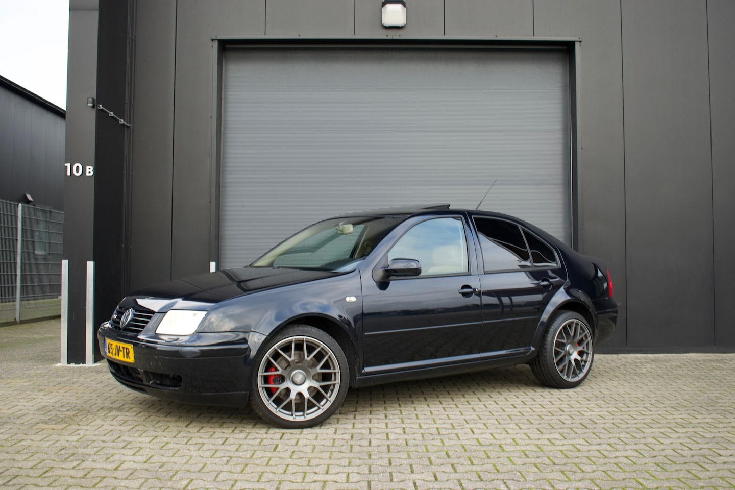 Volkswagen Bora - 2.3 V5 Highline Automaat, Schuif/kantel dak - AutoWereld.nl