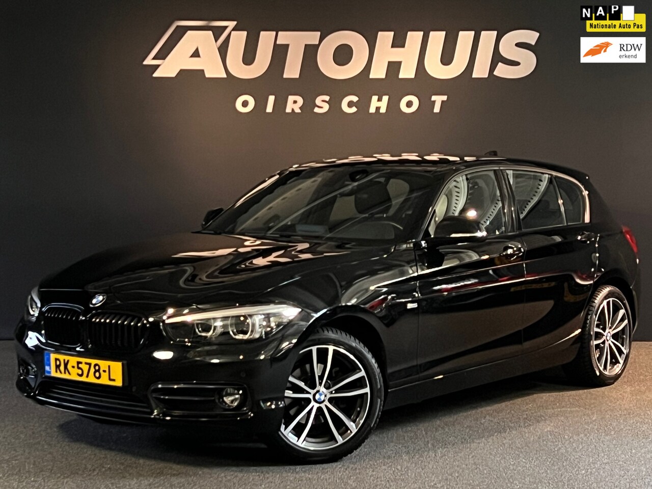 BMW 1-serie - 116i Edition Sport Line Shadow Executive Navi/ Led/ Cruisecontrol/ PDC/ Clima - AutoWereld.nl