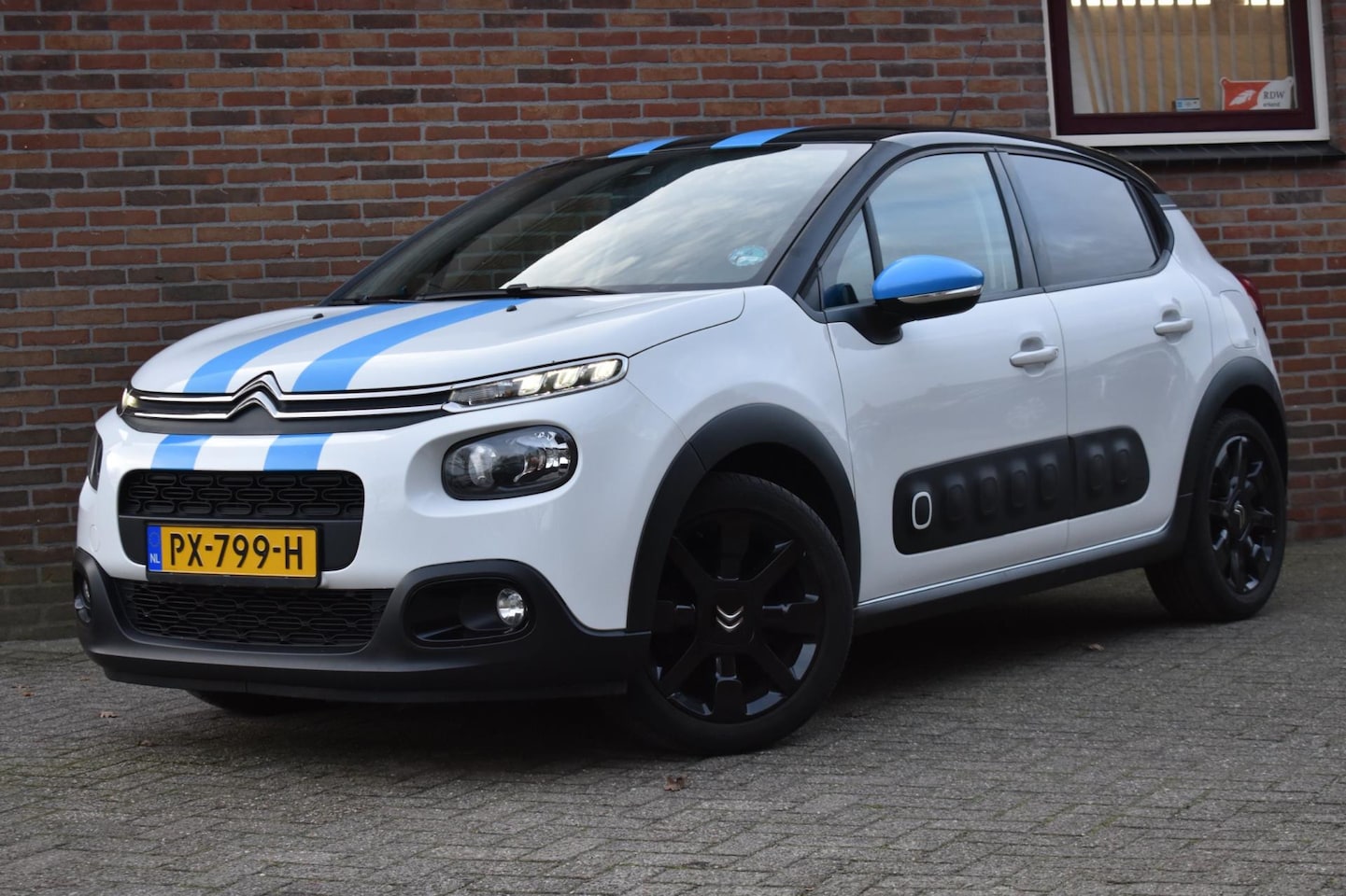 Citroën C3 - 1.2 PureTech S&S Shine '17 Navi Clima Cruise Inruil mogelijk - AutoWereld.nl