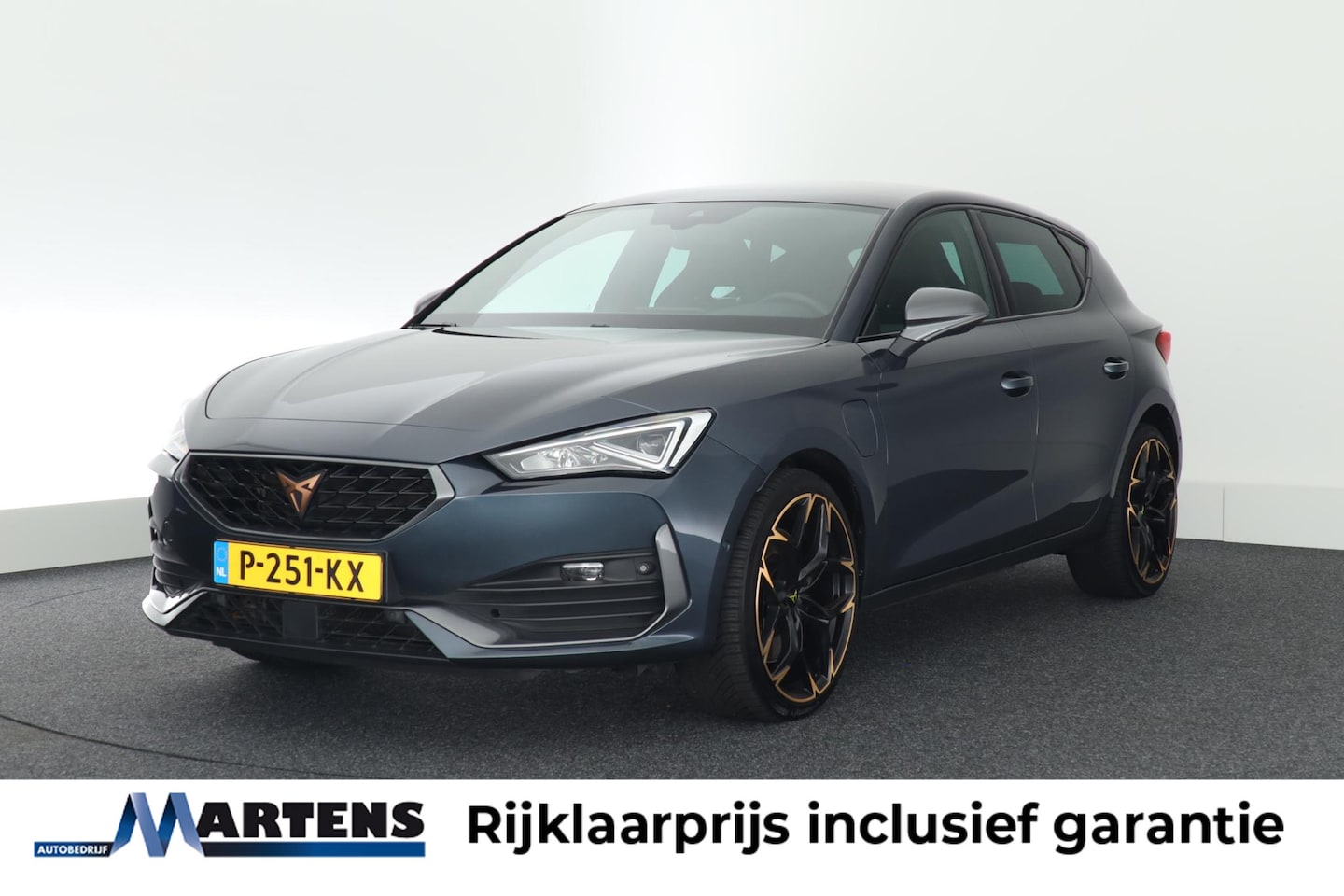 CUPRA Leon - 1.4 245pk e-Hybrid VZ Business Camera Stoelverwarming Keyless Virtual Cockpit Navigatie - AutoWereld.nl