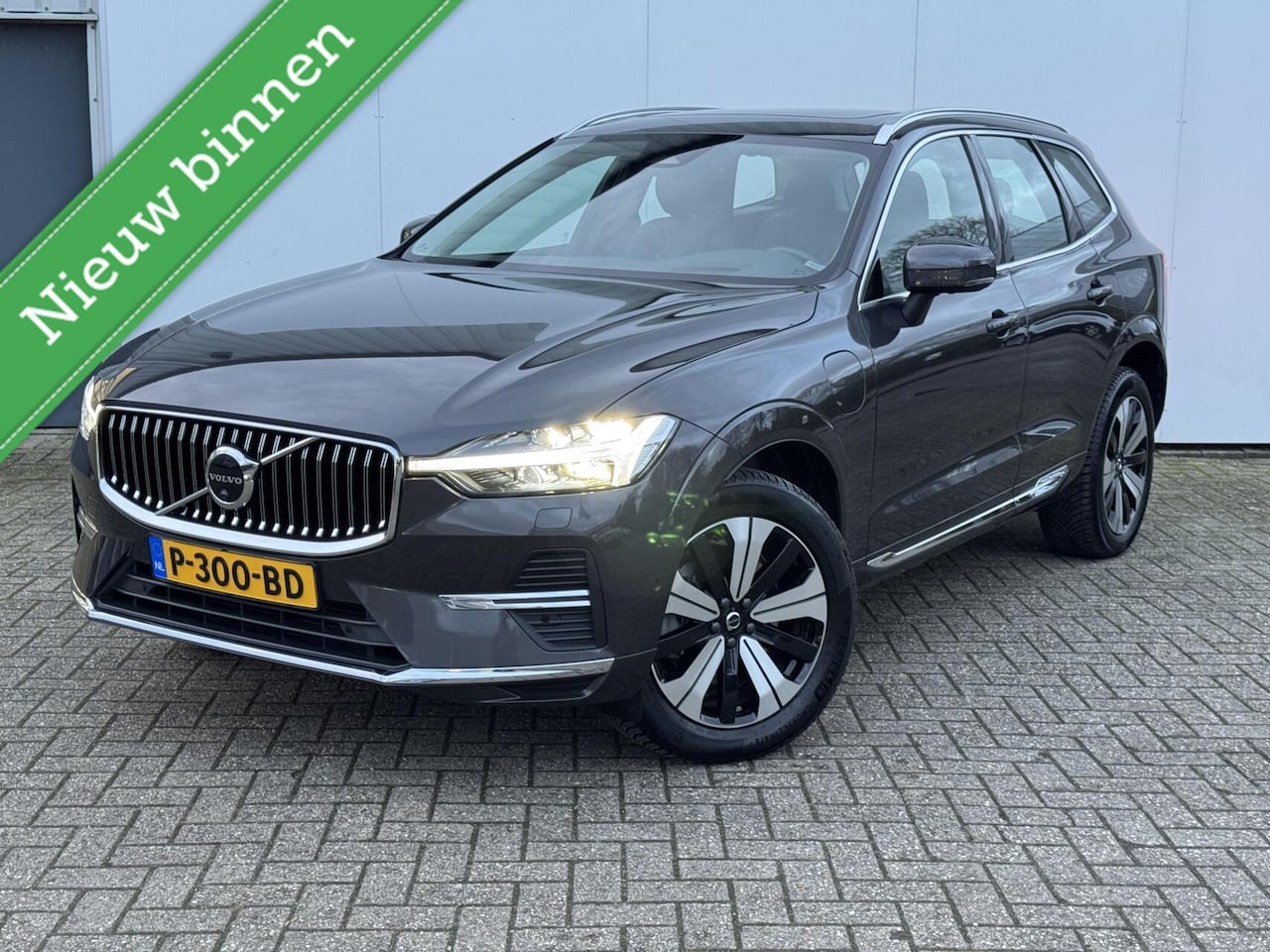Volvo XC60 - T8 Plug-in Inscription | Luchtvering | 360 Camera | Massage stoelen - AutoWereld.nl