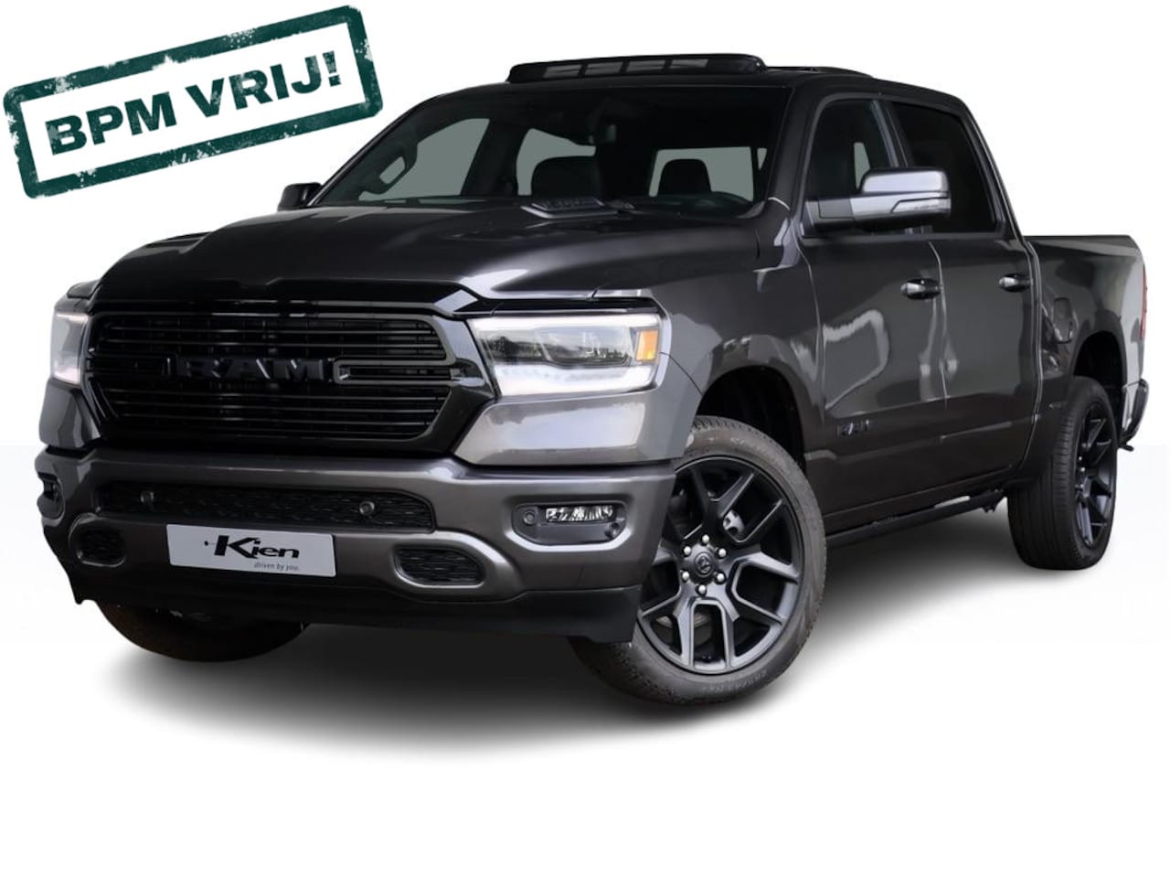 Dodge Ram 1500 - 5.7 V8 4x4 Crew Cab Night Edition | Elektrisch Sidebars | Pano-Dak | Groot Navi | - AutoWereld.nl