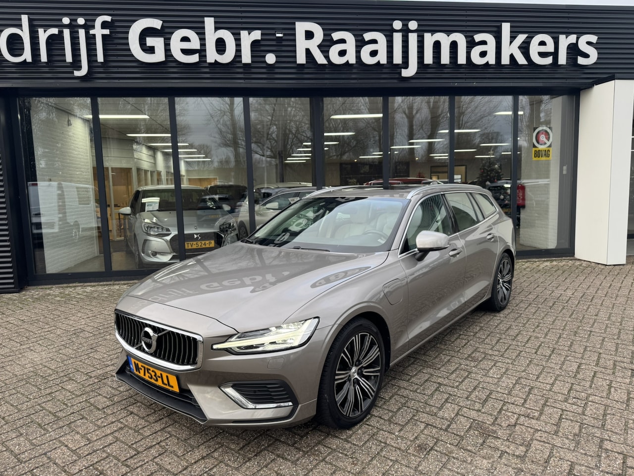 Volvo V60 - 2.0 T6 Recharge AWD Inscription*LED*Panorama*ACC* - AutoWereld.nl