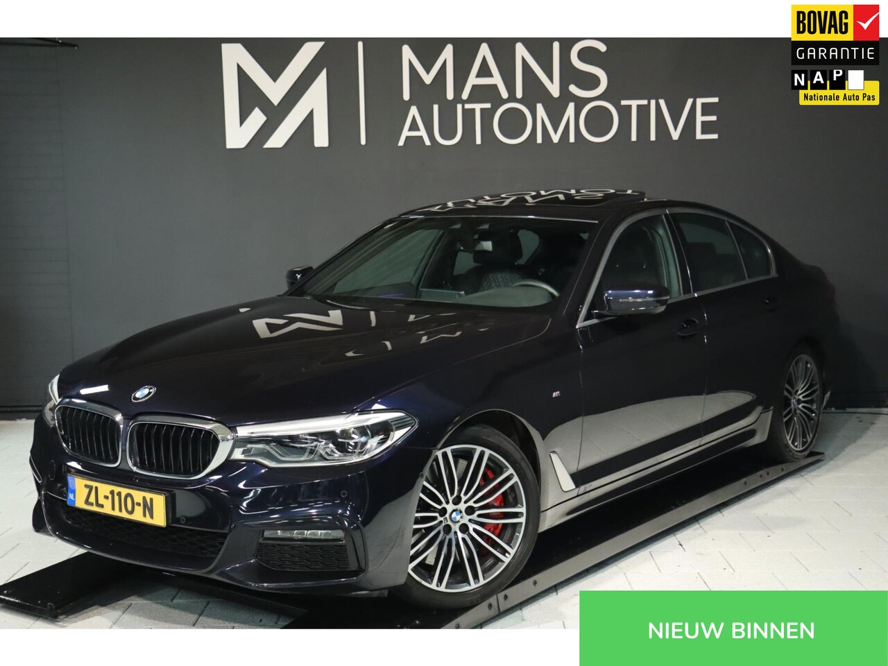 BMW 5-serie - 520i M Sport / PANO / 2X MEMORY / NAP / CAMERA / DEALER SERVICE! - AutoWereld.nl
