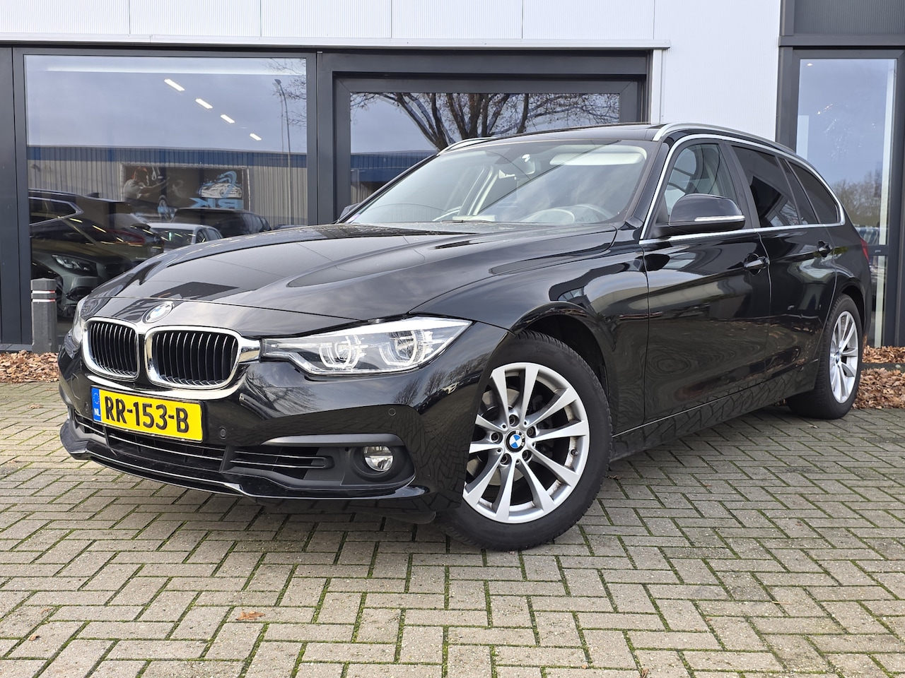 BMW 3-serie Touring - 320i Corporate Lease Executive + PANO DAK + APPLE ANDROID + LED + SPORTSTOELEN - AutoWereld.nl