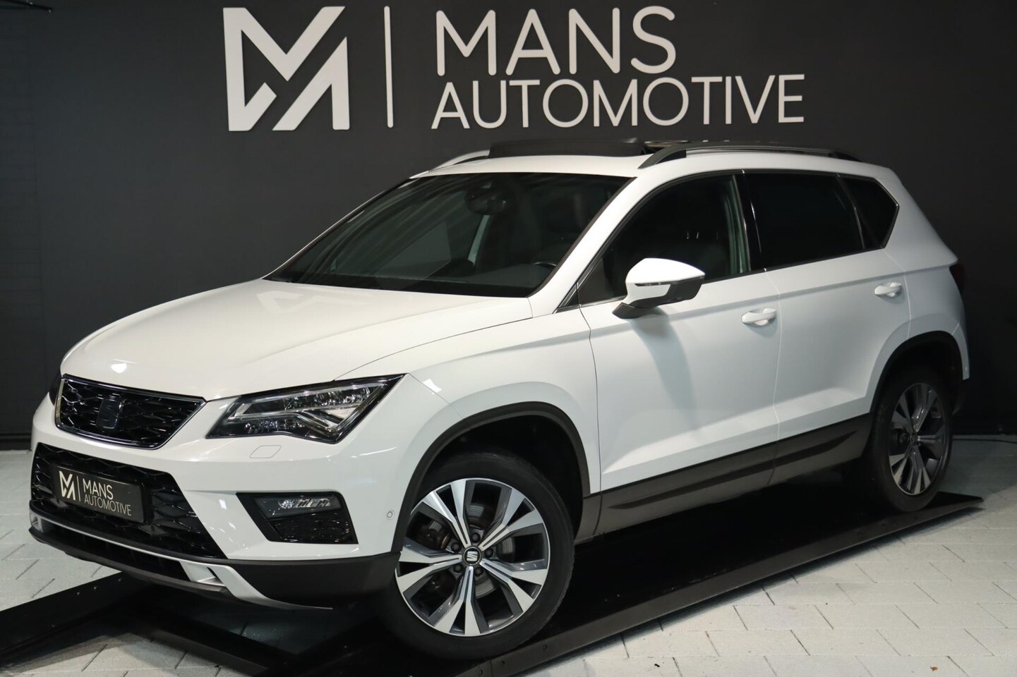SEAT Ateca - 1.4 EcoTSI Xcellence 4DRIVE / PANODAK / KEYLESS / ACC / CAMERA / CARPLAY - AutoWereld.nl