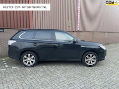 Mitsubishi Outlander - 2.0 PHEV Intense + Navi Camera Trekhaak 4x4