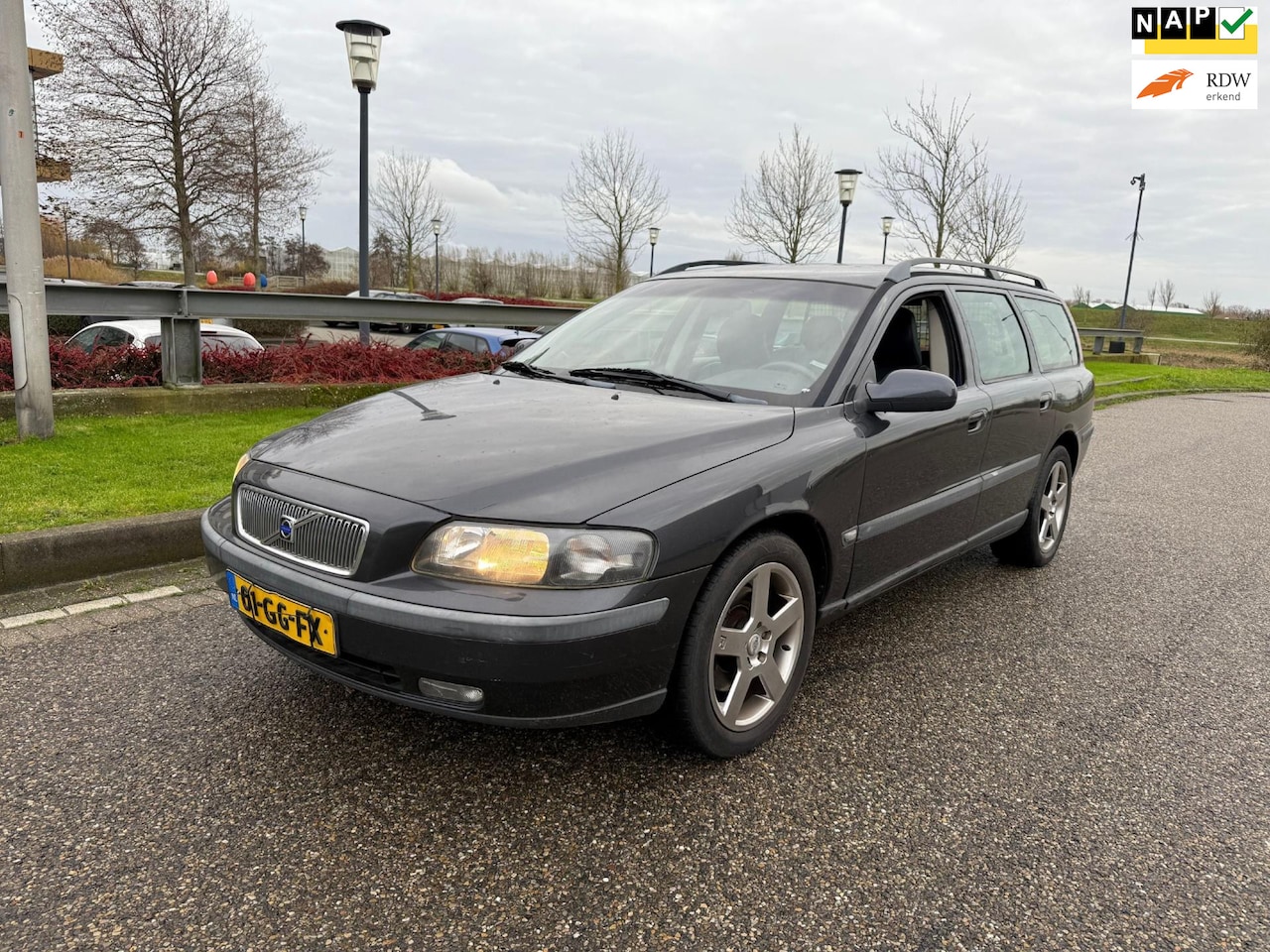 Volvo V70 - 2.3 T-5 Geartr. C.L 2.3 T-5 Geartr. C.L - AutoWereld.nl