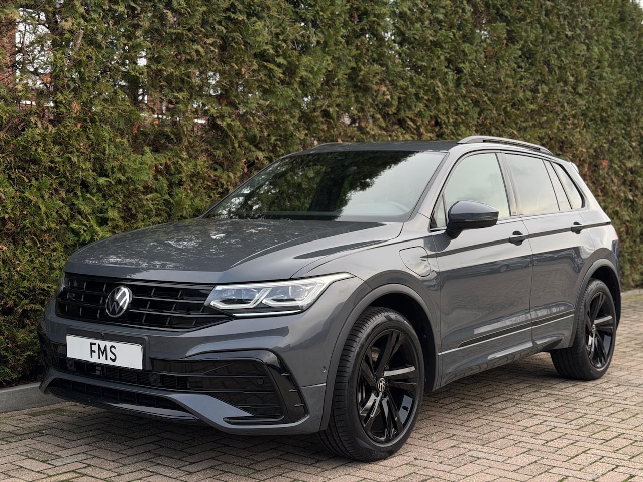 Volkswagen Tiguan - 1.4 TSI eHybrid 2x R-Line + 360° Pano Trekhaak - AutoWereld.nl